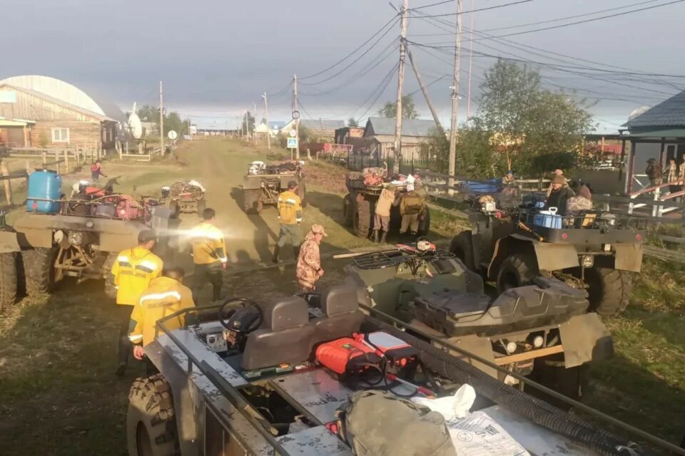 На тушение лесного пожара в Оленекском районе направлены дополнительные силы