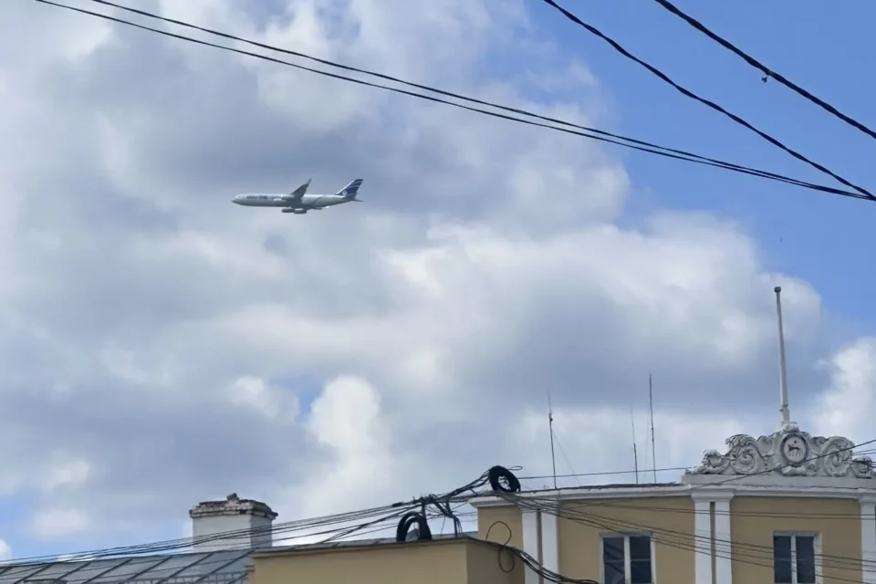 Якутян напугал кружащий над городом самолет
