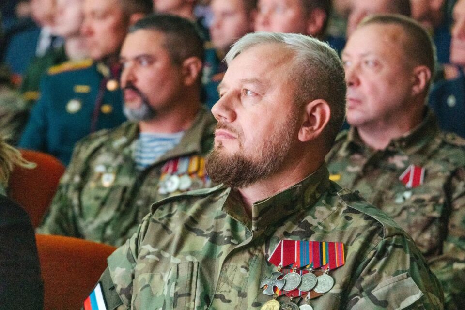 На форуме «Вместе победим» состоялось пленарное заседание с участием ветеранов СВО