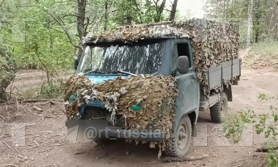 Боец из Якутии на машине прорвался через горящее поле и спас сослуживцев