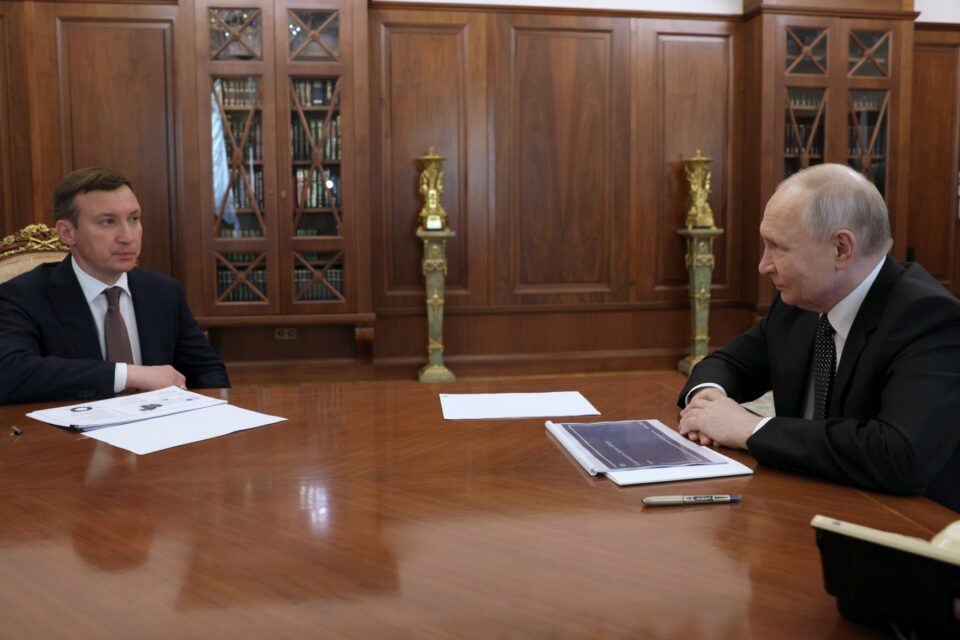Путин провел встречу с генеральным директором АЛРОСА
