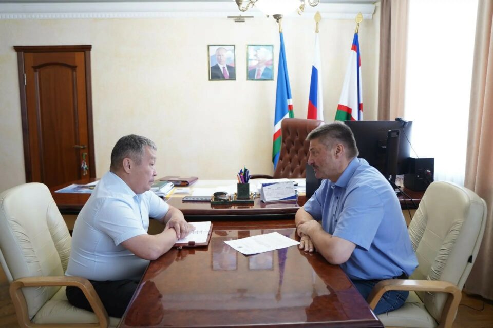 Василий Шимохин и Дмитрий Садовников обсудили работу пункта ожидания «Намыв»