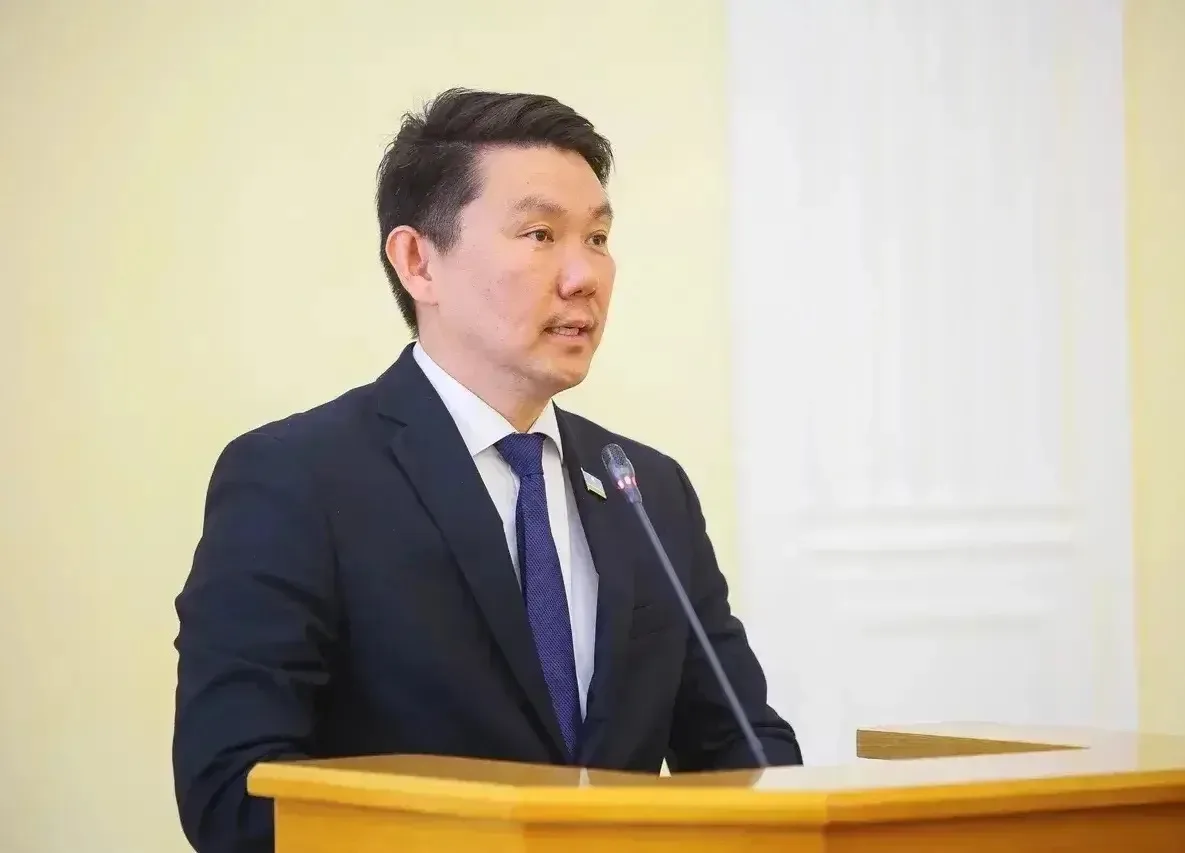 министр
