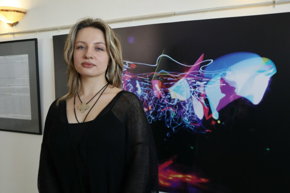 Свет и танец: в НХМ представили совместный проект медиахудожницы и юных якутян