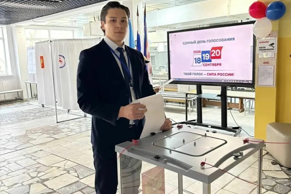Члены Молодежного правительства Якутии проголосовали на выборах в Госдуму