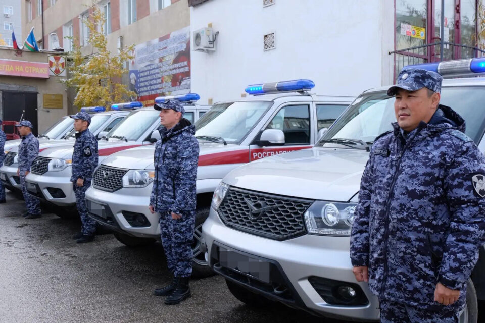 Якутские росгвардейцы получили пять новых УАЗ «Патриот»