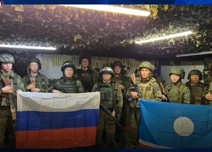 Бойцы из Якутии поздравили с Днем государственности республики