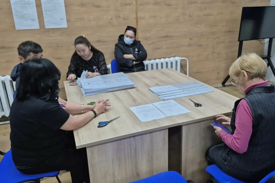 В шести районах Якутии закрылись избирательные участки: начался подсчет голосов