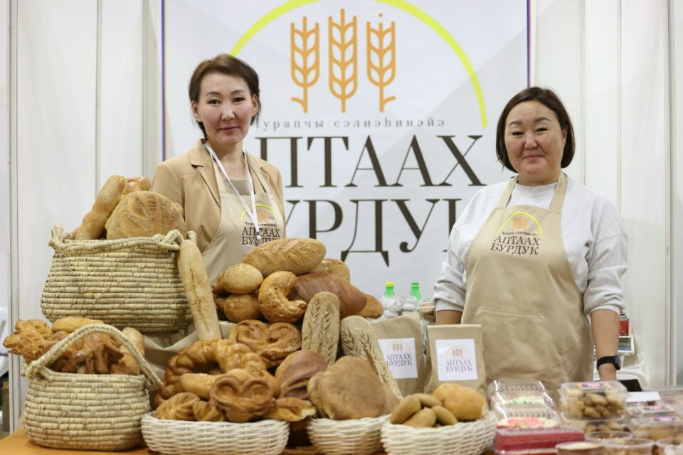 Местные продукты, дизайнерская одежда и турбазы: 100 предприятий собрала выставка «Бизнес-Экспо»
