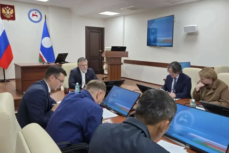 Кирилл Бычков провел заседание по вопросам стабилизации поставок нефтепродуктов в Якутию