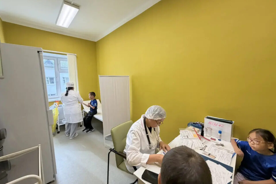 В Усть-Алданскую ЦРБ поступило 4600 доз вакцин от гриппа