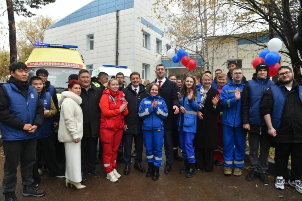 В Нерюнгри открыли обновленную станцию скорой и пополнили автопарк реанимобилями