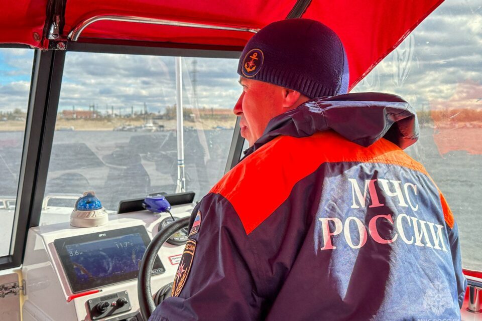 Якутянам напомнили о правилах безопасности на маломерных судах в осенний период