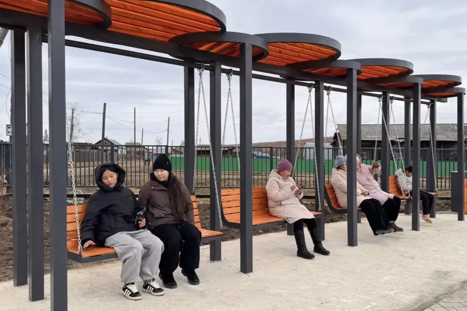В центре села Покровка благоустроили мини-парк