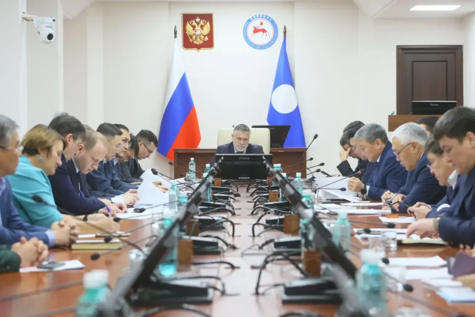 В Якутии подвели итоги навигации 2026 года и определили задачи по зимнему завозу грузов
