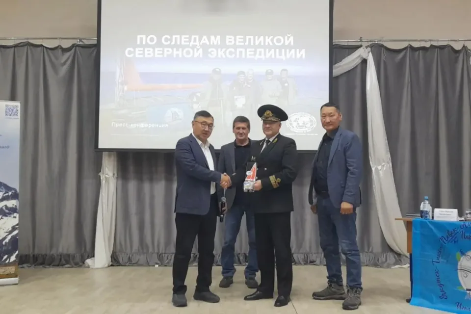 Преодолеть 7500 километров через арктические моря на девятиметровой яхте