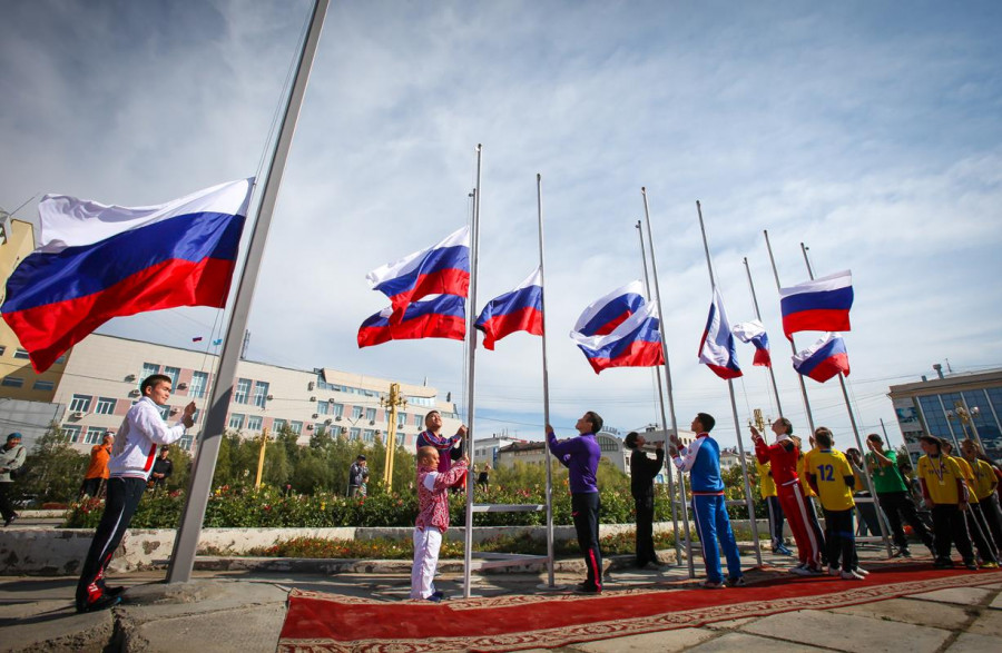 Якутия 22 августа отметит День государственного флага России