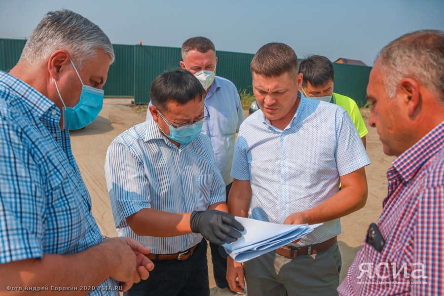 Алексей Колодезников проверил ход работ по строительству дорог в Якутске
