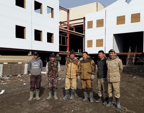 Силами молодых строителей возводится школа в Чокурдахе