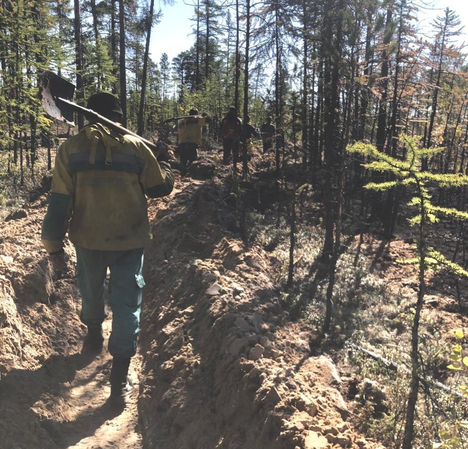 В Якутии тушат семь лесных пожаров